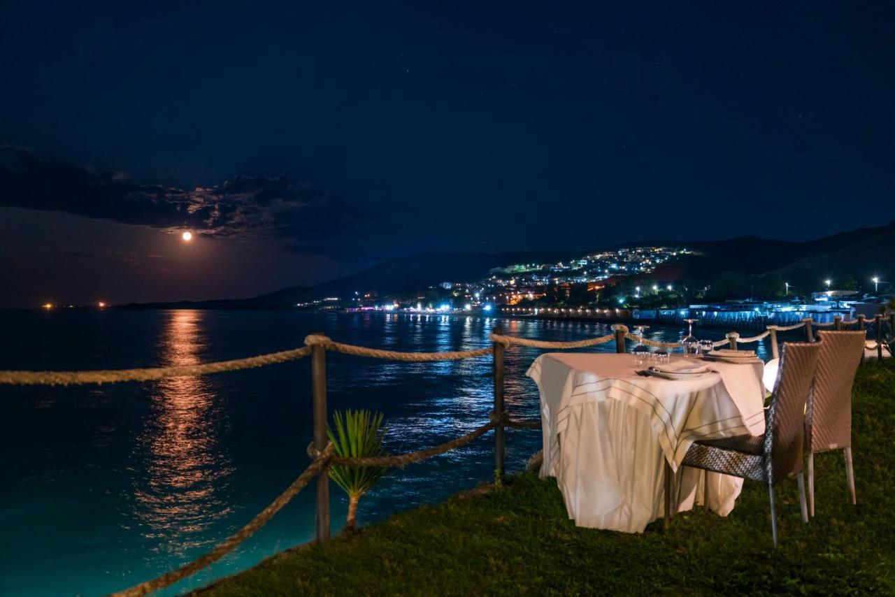 Hotel Lido Degli Scogli Crotone Exterior photo