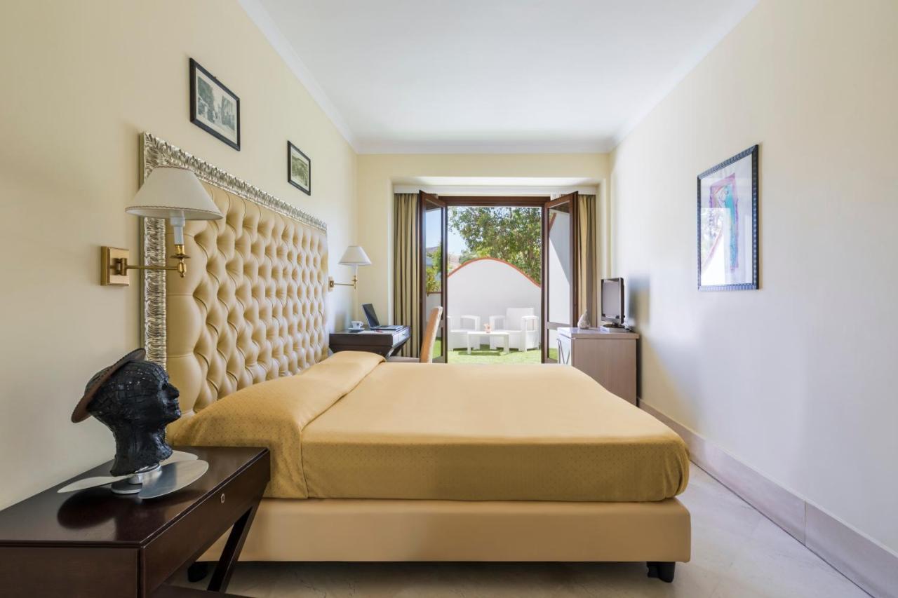 Hotel Lido Degli Scogli Crotone Exterior photo